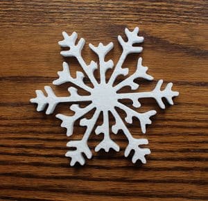 styropianowa dekoracja w kształcie śnieżynki